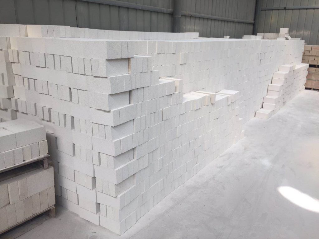 輕質莫來石保溫磚