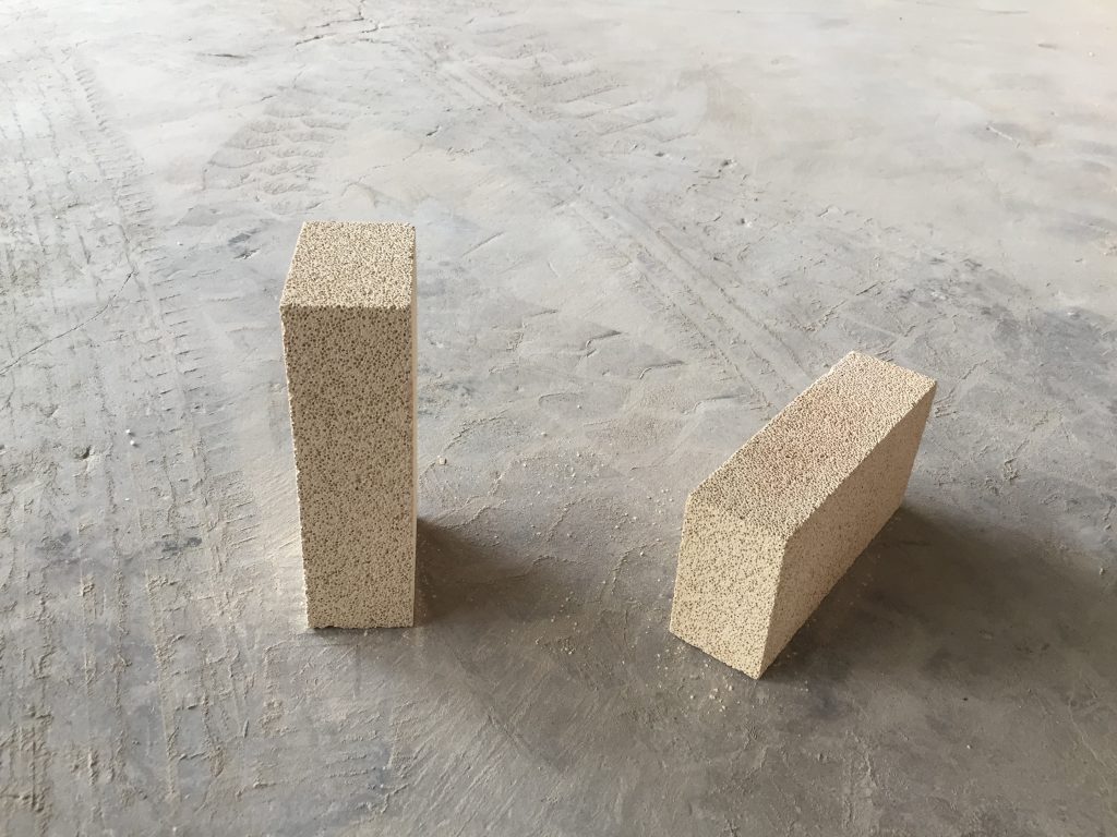 保溫磚廠家_輕質(zhì)磚理化指標_輕質(zhì)保溫磚價格